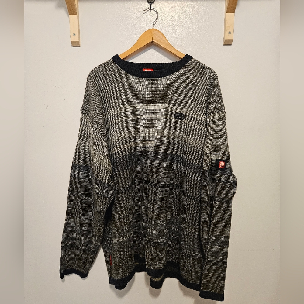 Vintage Ecko Crisp Knit Sweater